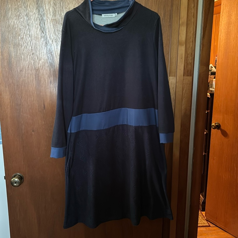 Navy cotton leisure dress